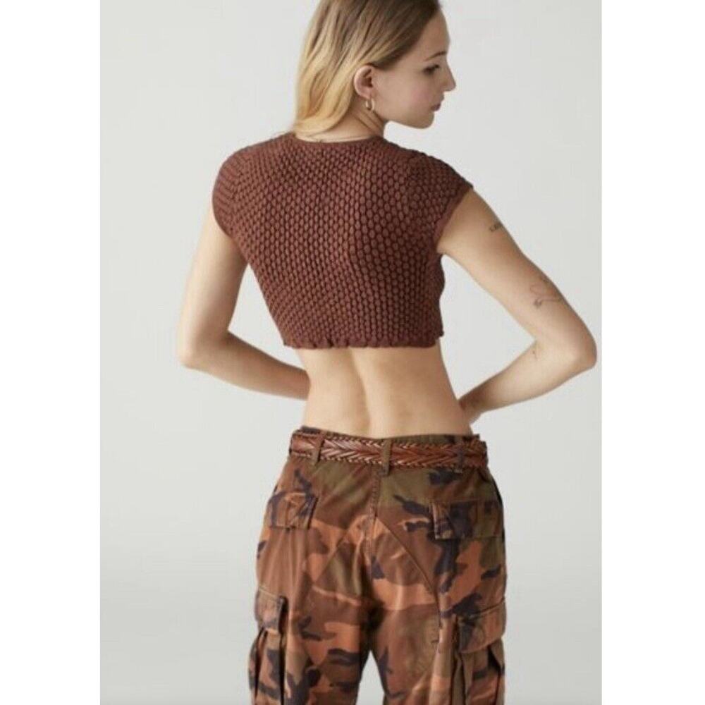 Urban Outfitters Medium Keyhole Bubble Sweater Top Cropped Button Up Brown - Picture 3 of 10